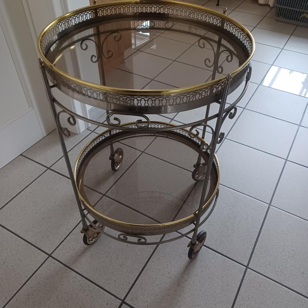 Chariot de bar, Enlèvement