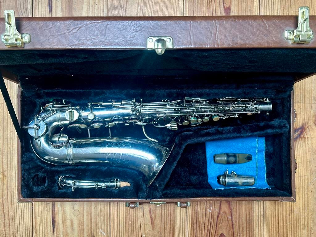 Saxophone Alto argenté des années 30, entièrement restauré, Enlèvement ou Envoi, Comme neuf, Instrument ou Accessoires, Signé