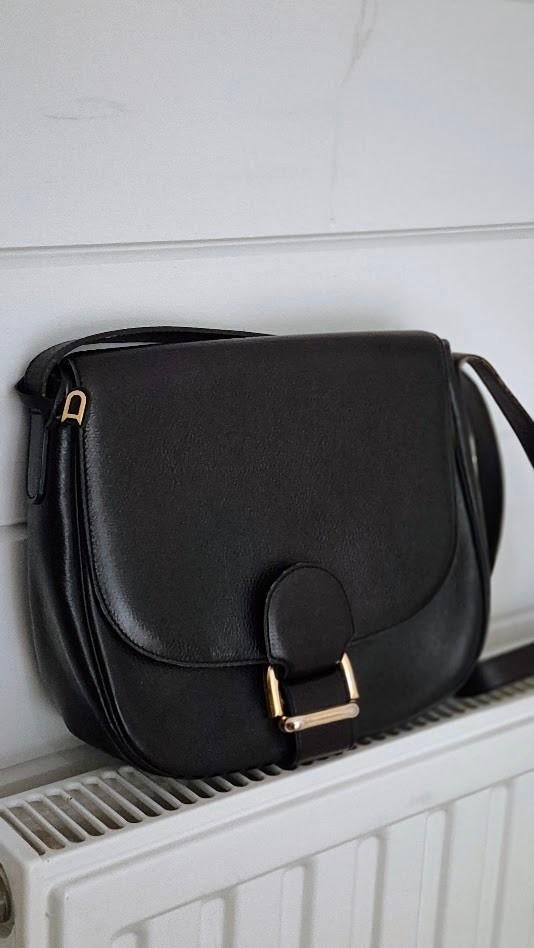 Zwarte Delvaux Crossover, Ophalen of Verzenden, Zo goed als nieuw, Zwart, Handtas