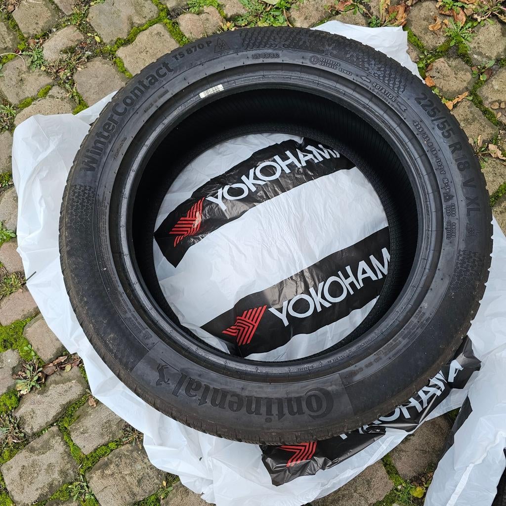 4 pneus neige Continental 225/55 R18 V XL en excellent état, Pneu(s)