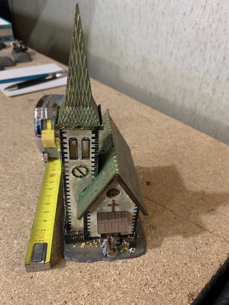 Lot de 4 maisons dont une église, Enlèvement, Utilisé