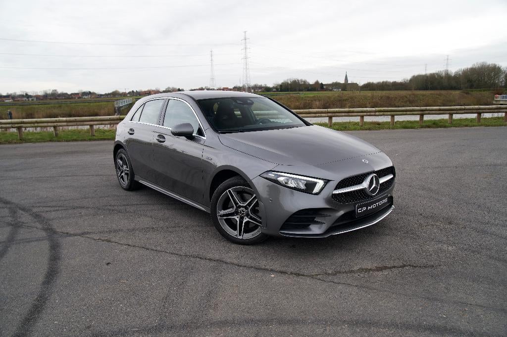 MERCEDES A 250 e | AMG-PAKKET | PLUG-IN HYBRID | WIDESCREEN, Auto's, Mercedes-Benz, 4 cilinders, https://public.car-pass.be/vhr/850030fe-9ad4-4c7d-9b6d-aeeedb641400
