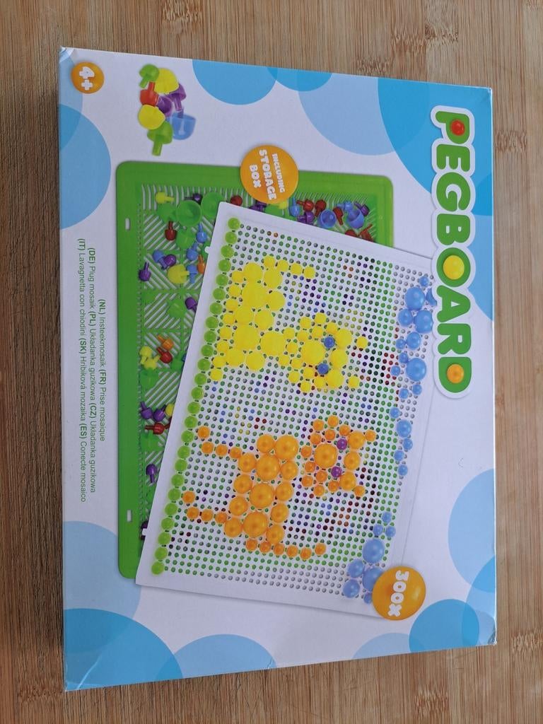 Pegboard - insteekmozaïek, Kinderen en Baby's, Ophalen, Zo goed als nieuw