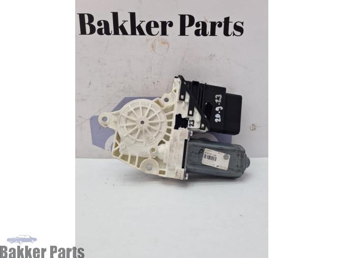 Moteur de vitre portière d'un Volkswagen Passat, -, Volkswagen, -, 3 mois de garantie