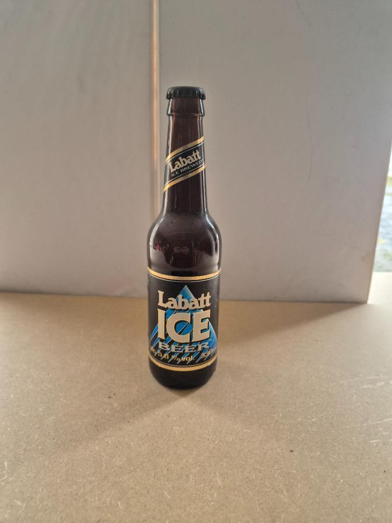 Bouteille de bière Labatt Ice (modèle 1), Collections, Enlèvement ou Envoi, Utilisé, Bouteille(s), Autres marques