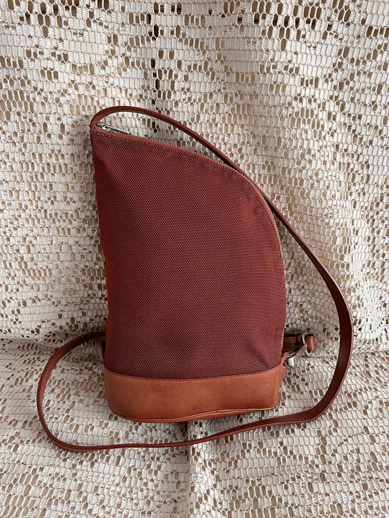 DELVAUX tas model Two bordeaux, Ophalen of Verzenden, Zo goed als nieuw, Leer