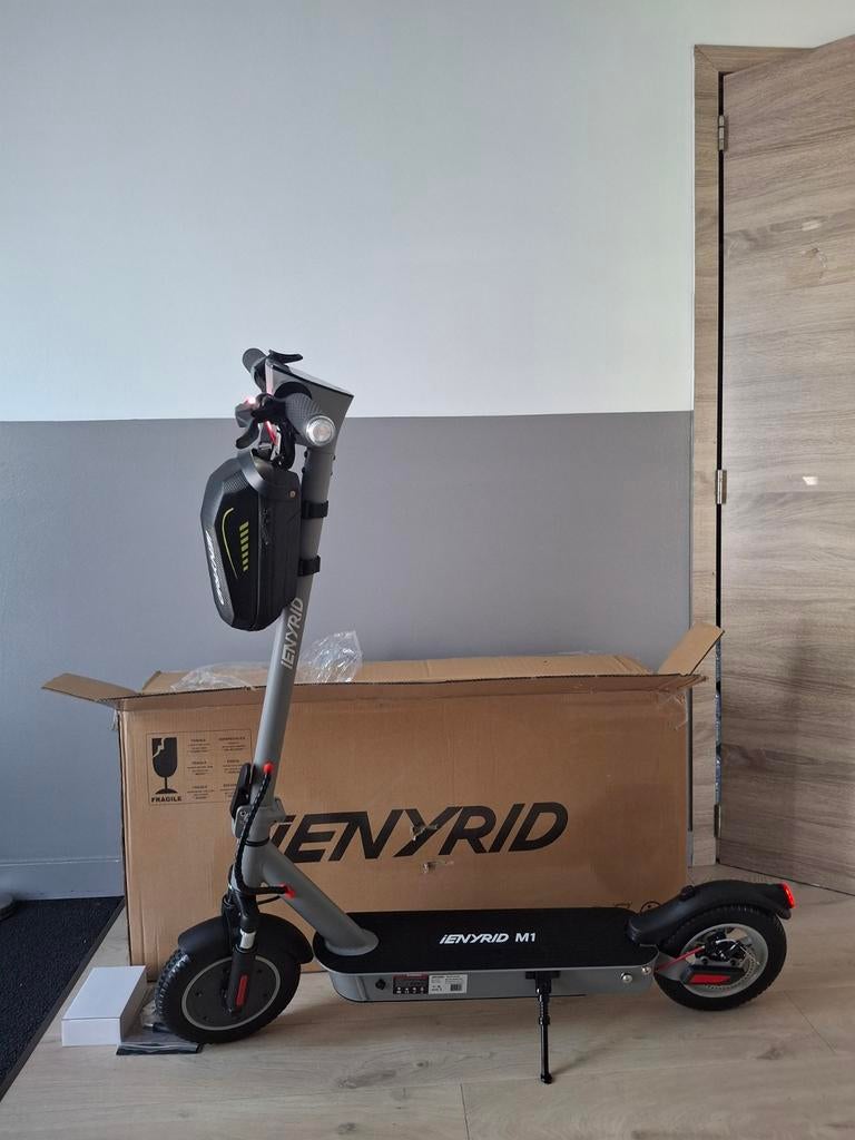 Elektrische Step Nieuw in doos 2 jaar garantie en factuur ✅️, Fietsen en Brommers, Steps, Nieuw, Elektrische step (E-scooter)