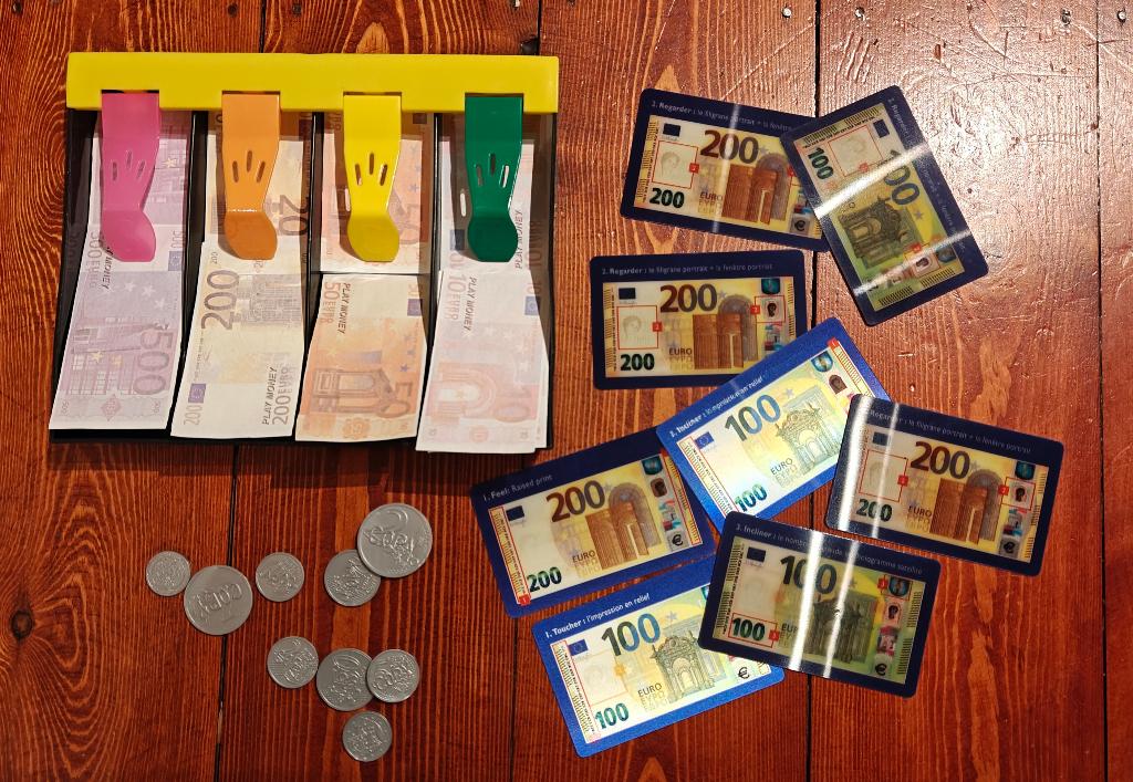 Jouet caisse magasin et fausse monnaie, Enfants & Bébés, Enlèvement ou Envoi