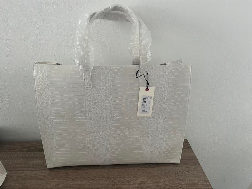 Handtas nieuw!!   Ted baker London, Handtassen en Accessoires, Tassen | Damestassen, Ophalen of Verzenden
