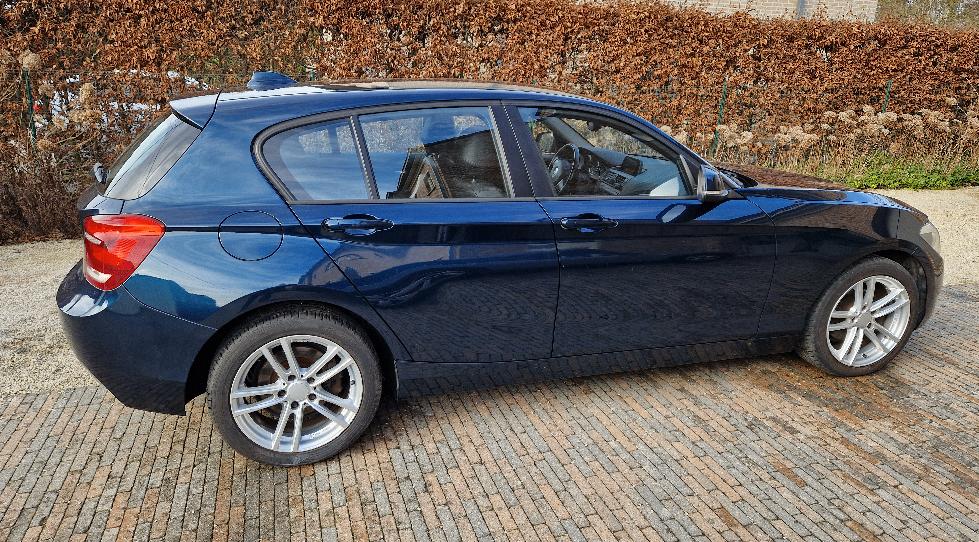 Mooie donker blauwe BMW 114D, Autos, 1385 kg, Euro 5, Achat, Alarme