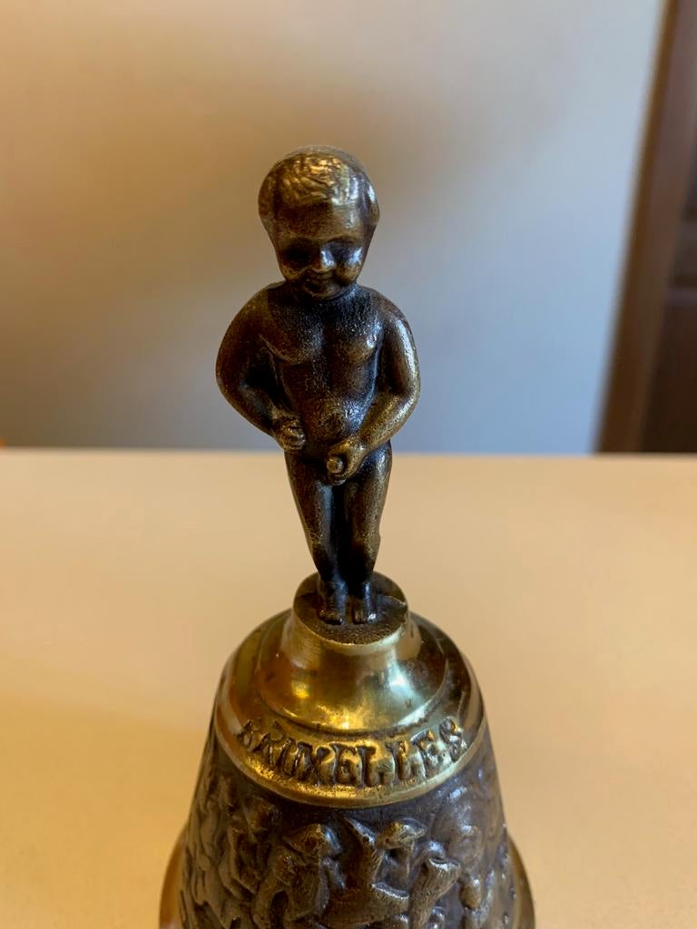 Clochette de table en bronze 1930 Manneken Pis Napoleon, Antiek en Kunst, Koper