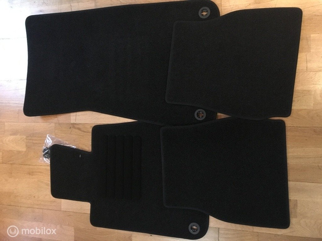 Matten set origineel zwart BMW 3-serie E30 ('83-'92), Nieuw, Ophalen of Verzenden, BMW, BMW