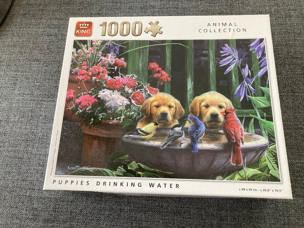 Puzzel 'Puppies drinking water', King, 1000 stukjes (complee, Enlèvement ou Envoi, 500 à 1500 pièces, Comme neuf, Puzzle