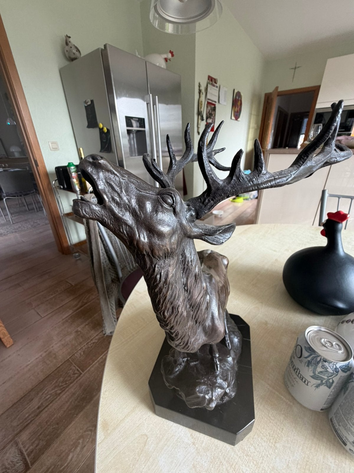 Bronzen sculptuur gesigneerd door P.J Mene, Antiek en Kunst, Ophalen, Brons