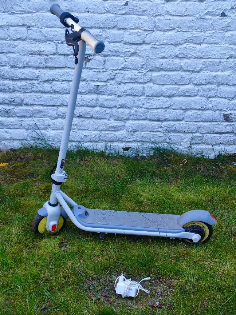 trottinette électrique pour enfant (14-16km/h max), Enlèvement, Utilisé, Step électrique (E-scooter)