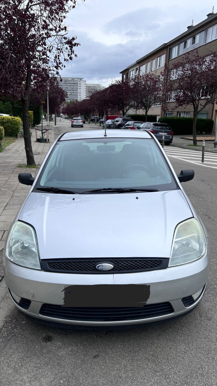 Ford fiesta 1.3 benzine bouwj 2004 km 202.000 euro 4, Auto's, Stof, Zwart, Bedrijf, Handgeschakeld