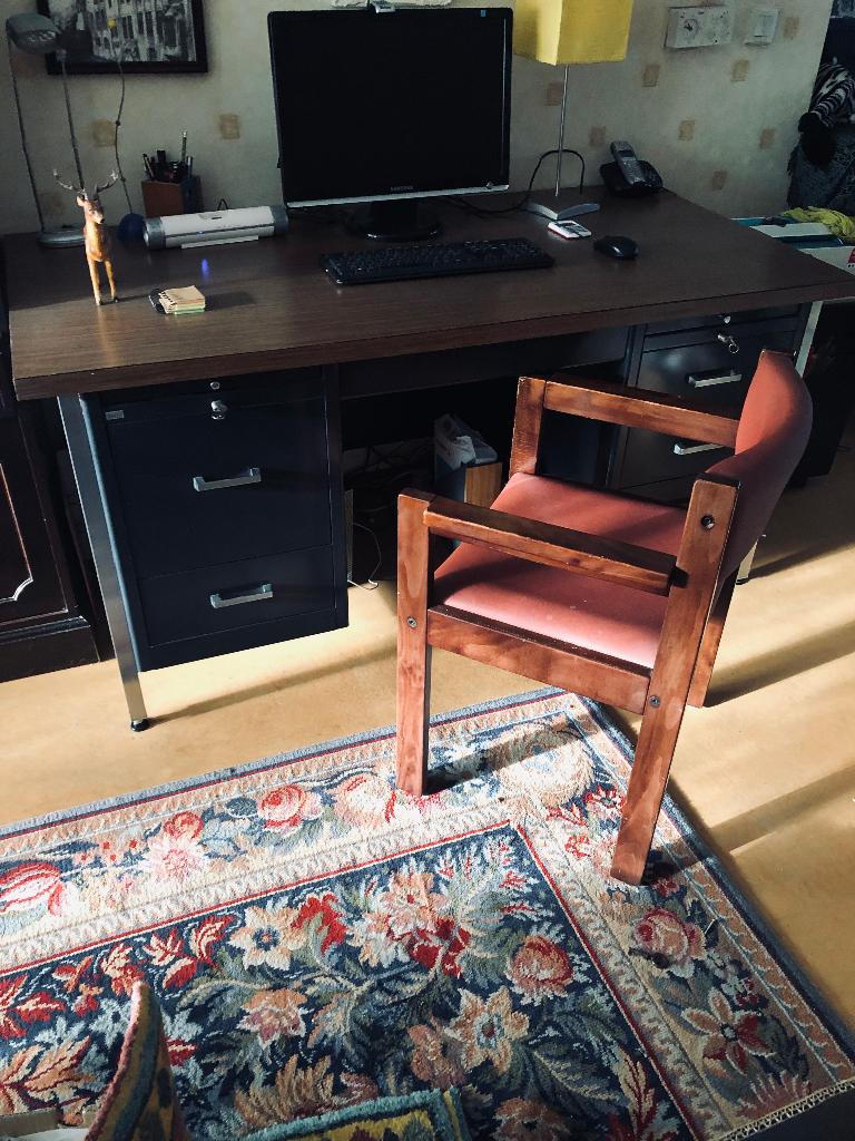 Heel kwaliteit Bureau en nog een passende papieren afvalbak, Huis en Inrichting, Bureaus, Vintage, Ophalen