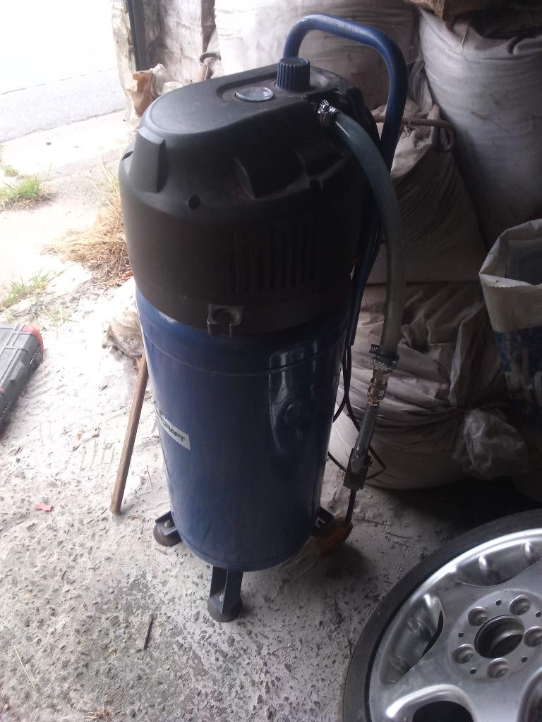 Compressor te koop, Ophalen, 6 tot 10 bar, Zo goed als nieuw, Minder dan 200 liter/min