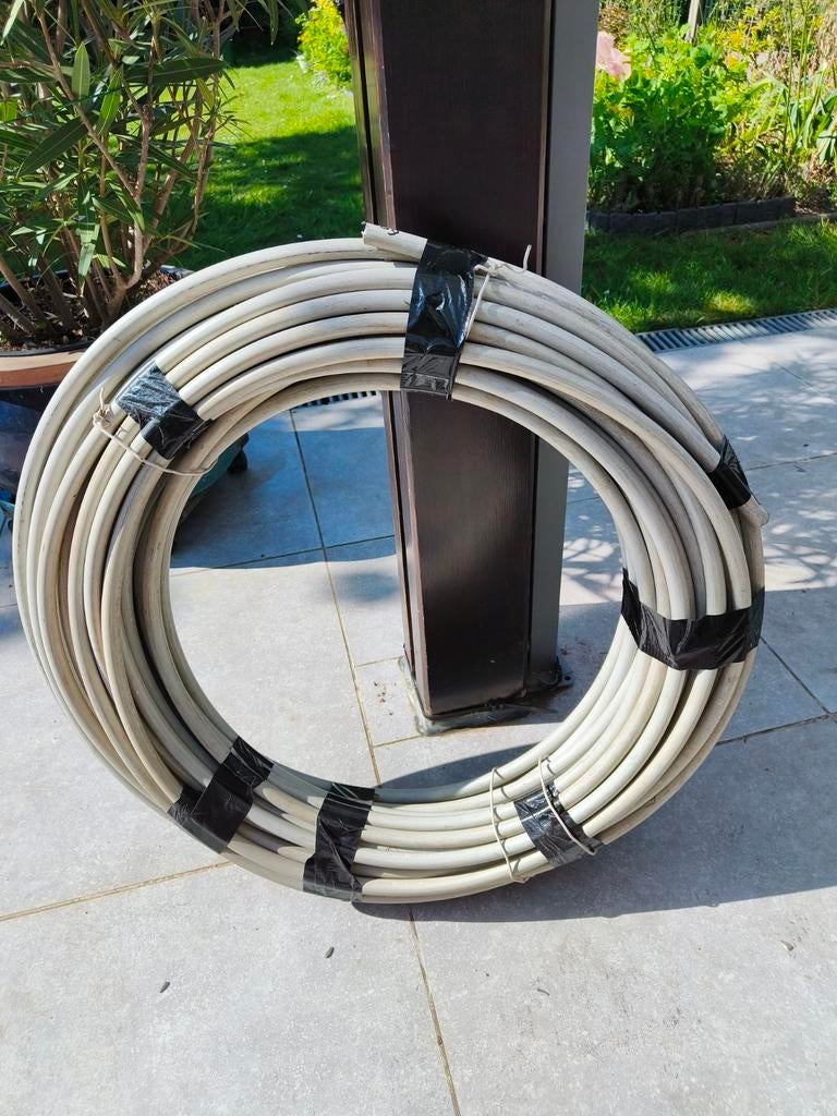 Tube de protection de câble avec cordon, Bricolage & Construction, Tuyaux & Évacuations, Enlèvement