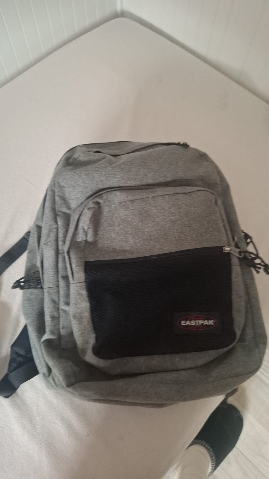 Licht grijze eastpak, Enlèvement, Comme neuf, Eastpak