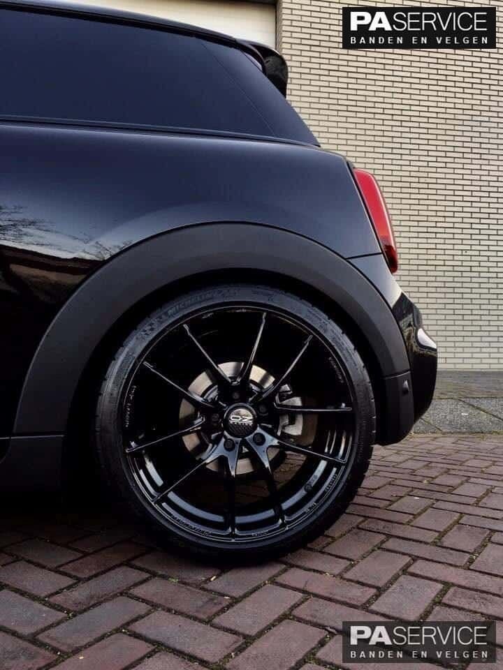 Nw 18 inch Gloss Black OZ Leggera Mini F55 F56 incl Hankook, Autos : Pièces & Accessoires, Neuf, Pneus et Jantes, 215 mm, Véhicule de tourisme