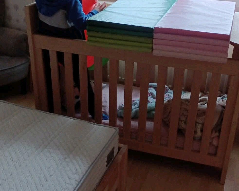 Lit cage enfants hêtre massif avec matelas, Enlèvement