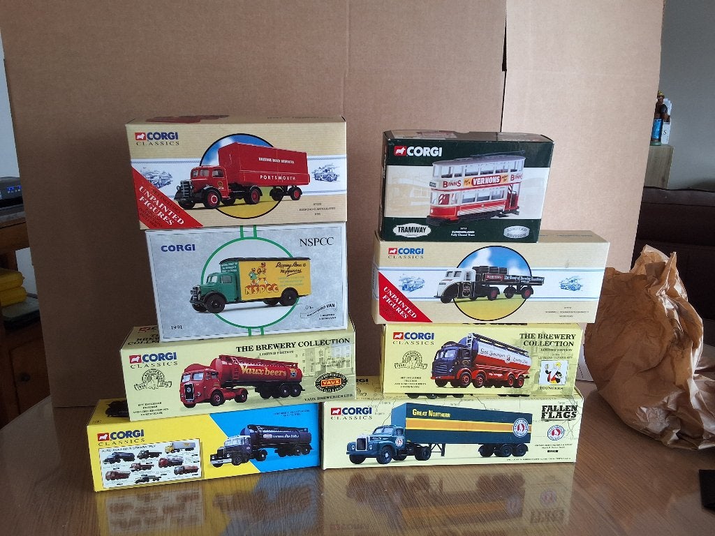 lot de trucks Corgi 8 pièces, Enlèvement ou Envoi, Neuf, Bus ou Camion, Corgi