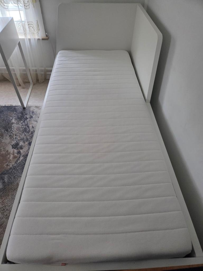 2 bedbanken IKEA (FLEKKE), Ophalen