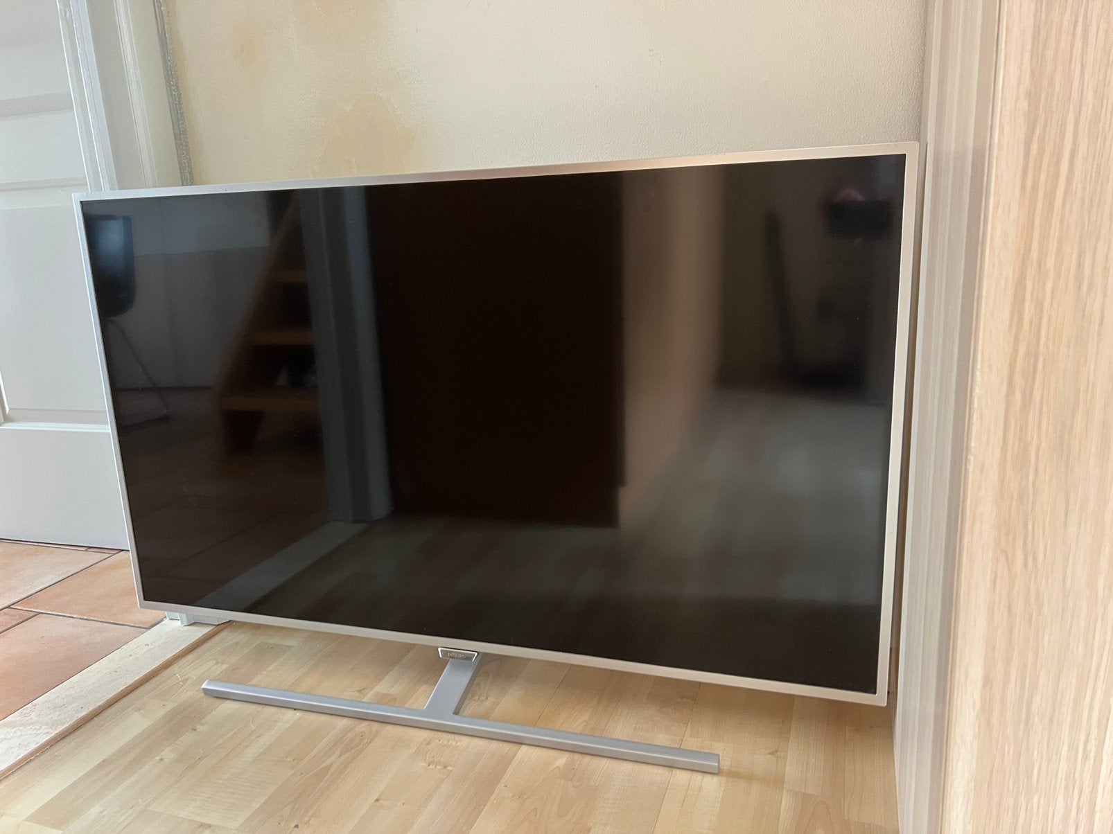 Philips Ambilight TV Lees de advertentie., Philips, LED, Enlèvement, Ne fonctionne pas