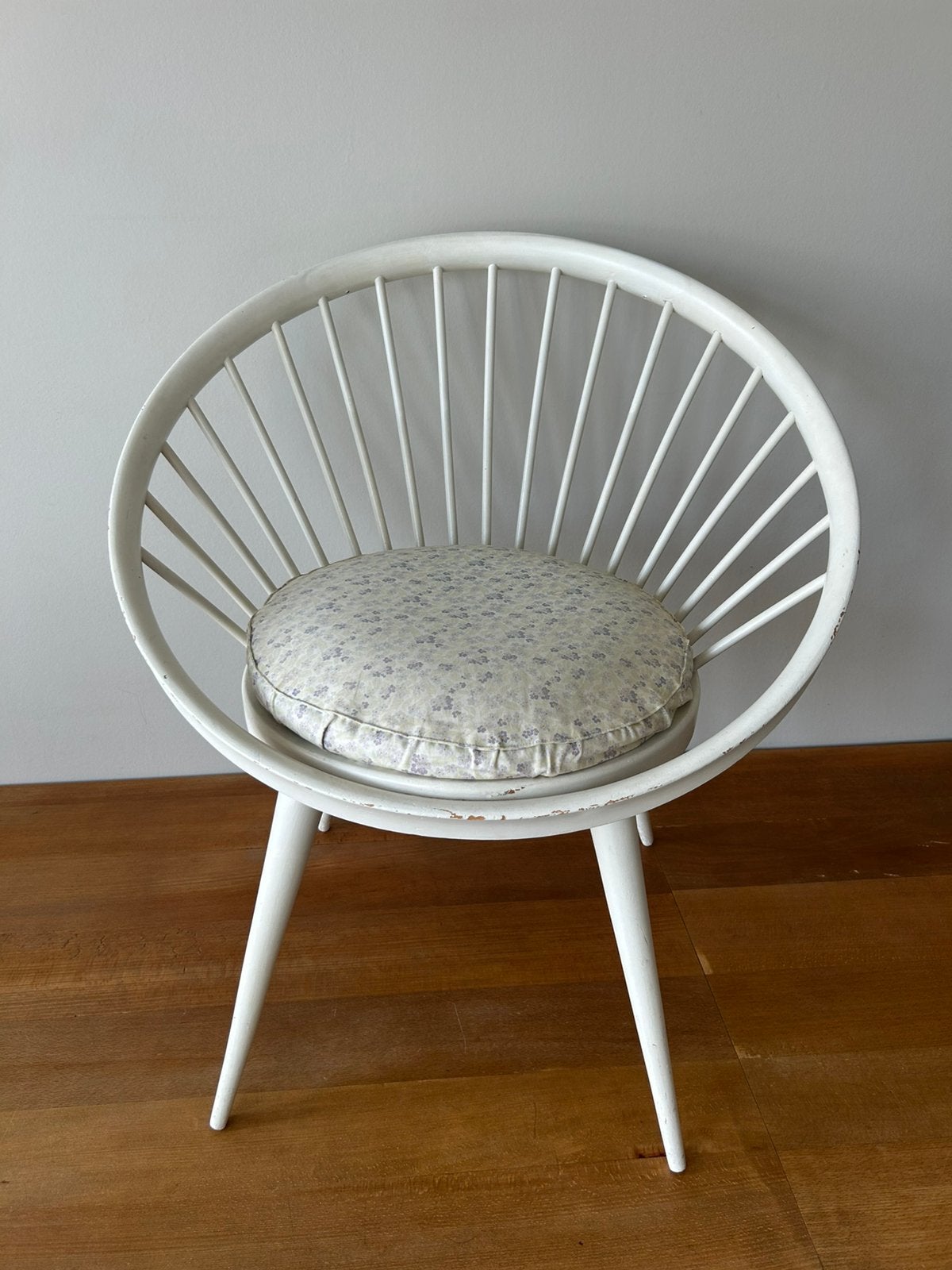 YNGE EKSTRÖM CIRCLE CHAIR, Antiek en Kunst, Kunst | Designobjecten, Stoel, Hout, Wit, Ophalen