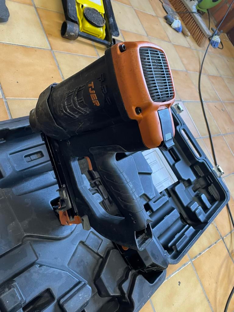 Cloueuse à béton à gaz, Enlèvement, Comme neuf