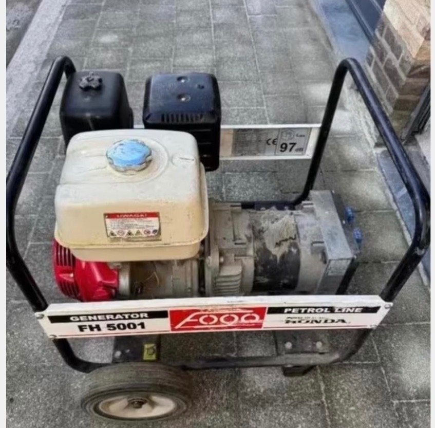 Honda stroom groep /3,5,,kw, Gsm/0499767500, Doe-het-zelf en Bouw, Aggregaten, Ophalen, Zo goed als nieuw, Minder dan 5 kVA, Benzine