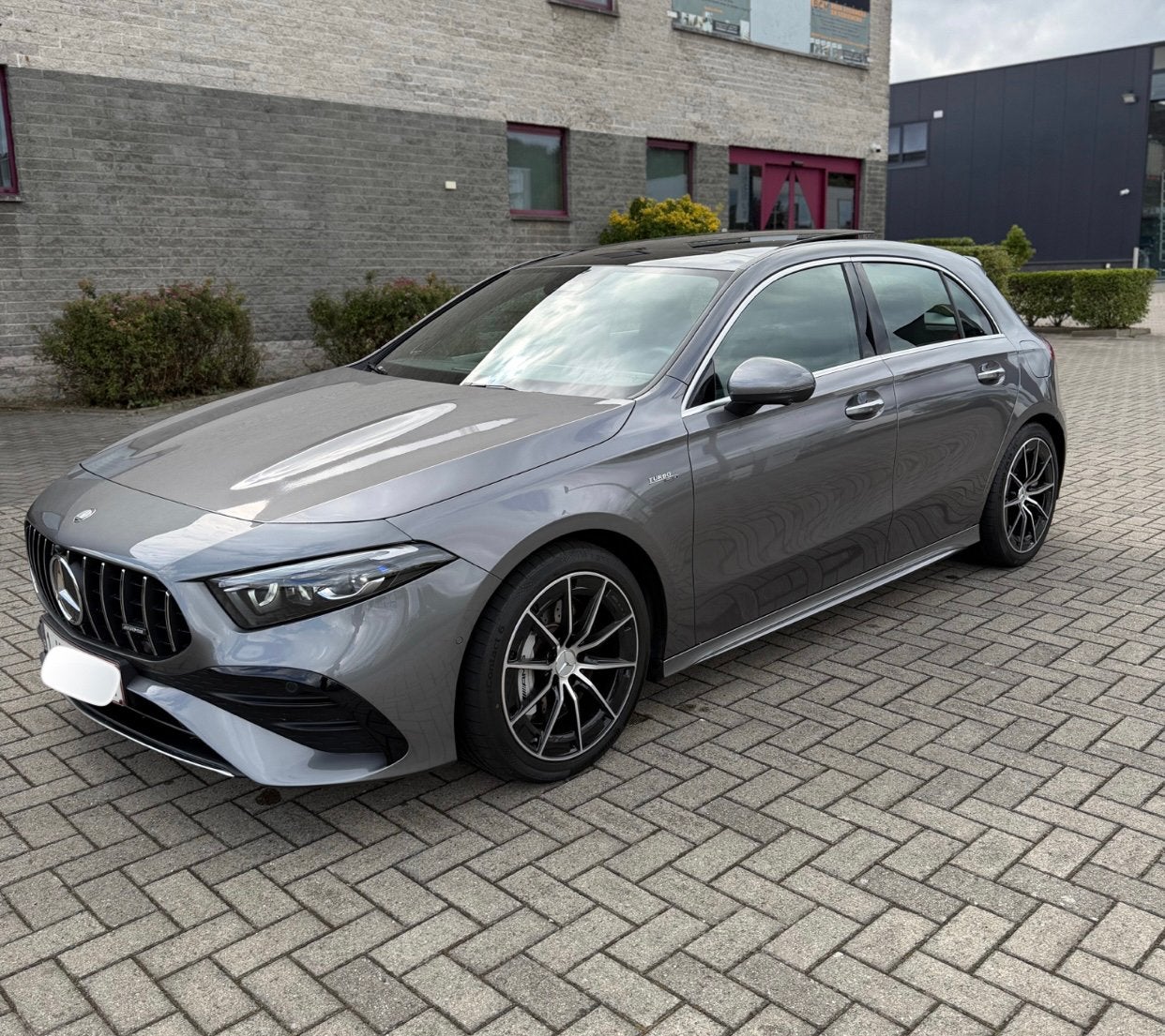 Mercedes AMG A35 2.0i 306pk 18dkm 2024 4Matic, Auto's, Automaat, Dealer onderhouden, 4 cilinders, Particulier