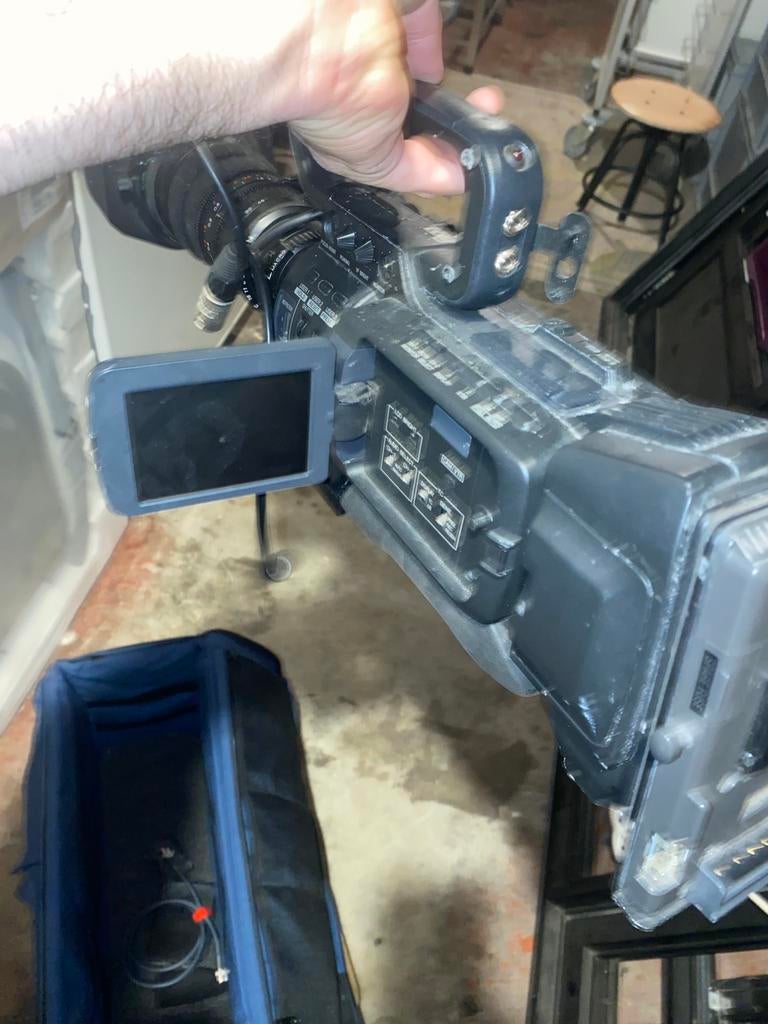 JVC videocamera GY HD251, Ophalen