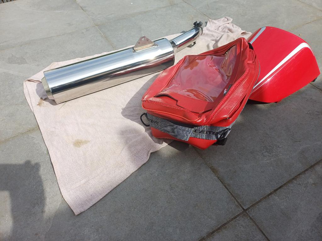 Bagster + pot echappement origine + capot de selle VFR800, Enlèvement, Comme neuf