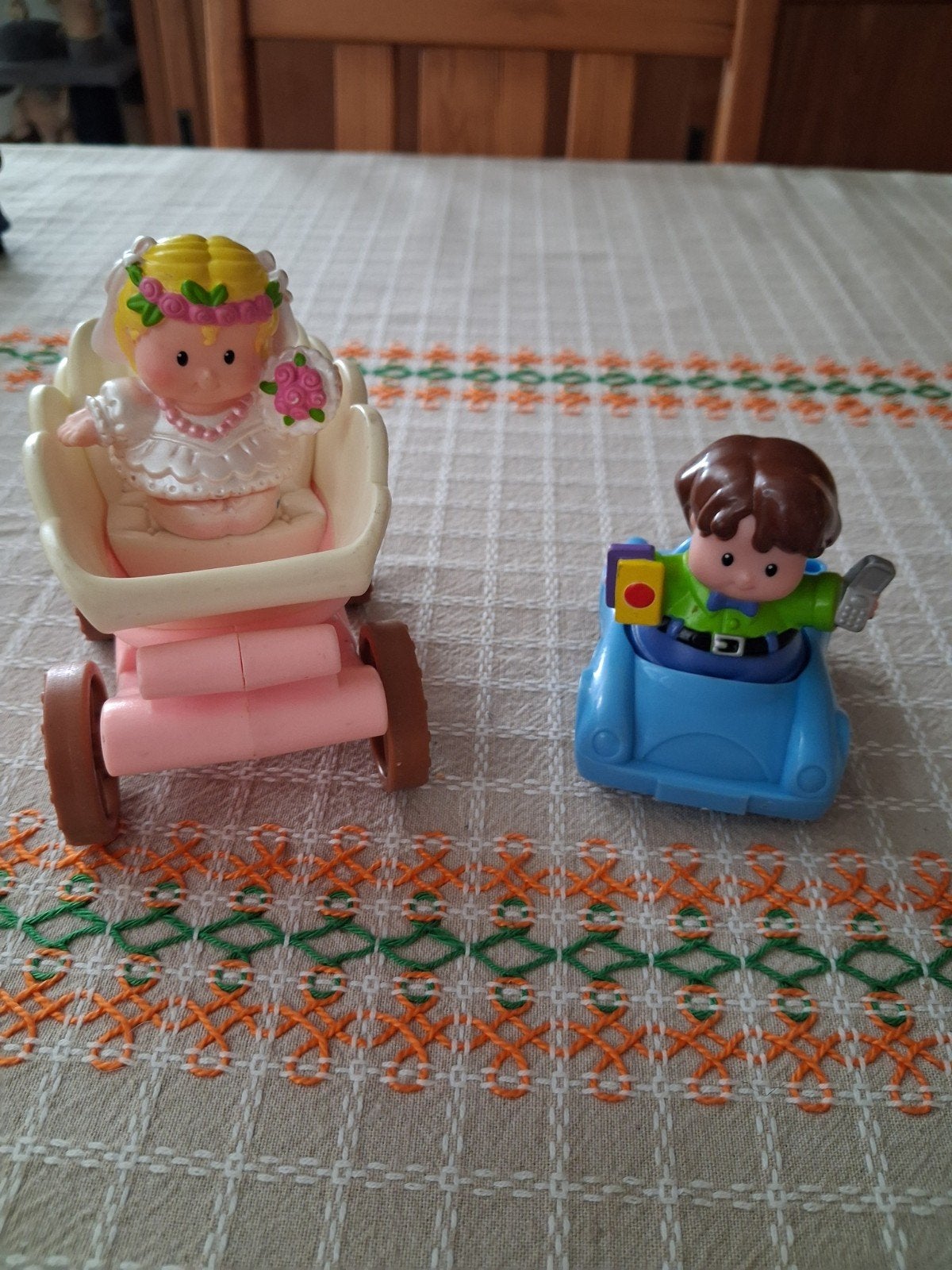 Fisher price little people setje met bruid en koets, Kinderen en Baby's, Speelgoed | Fisher-Price, Ophalen of Verzenden