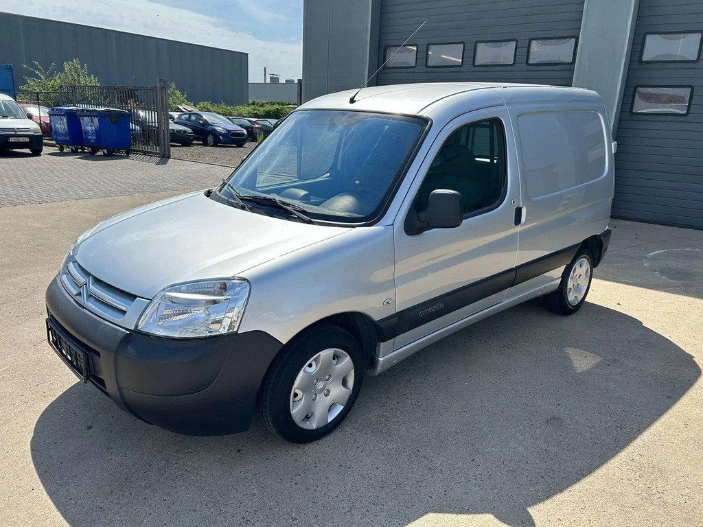 Citroën Berlingo 1.6 HDi 55kw nette bestelwagen word gekeur, Autos, Camionnettes & Utilitaires, 1730 kg, Achat, Entreprise, Boîte manuelle