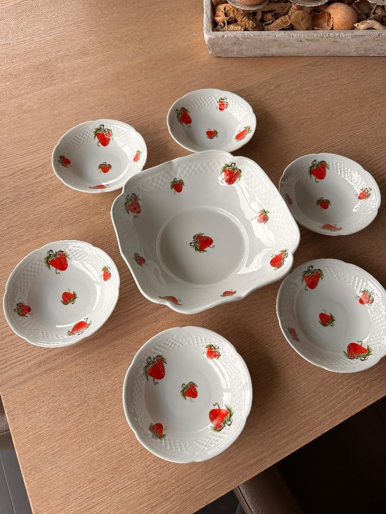 Service motif fraises en porcelaine Philippe Deshoulières, Antiquités & Art, Enlèvement