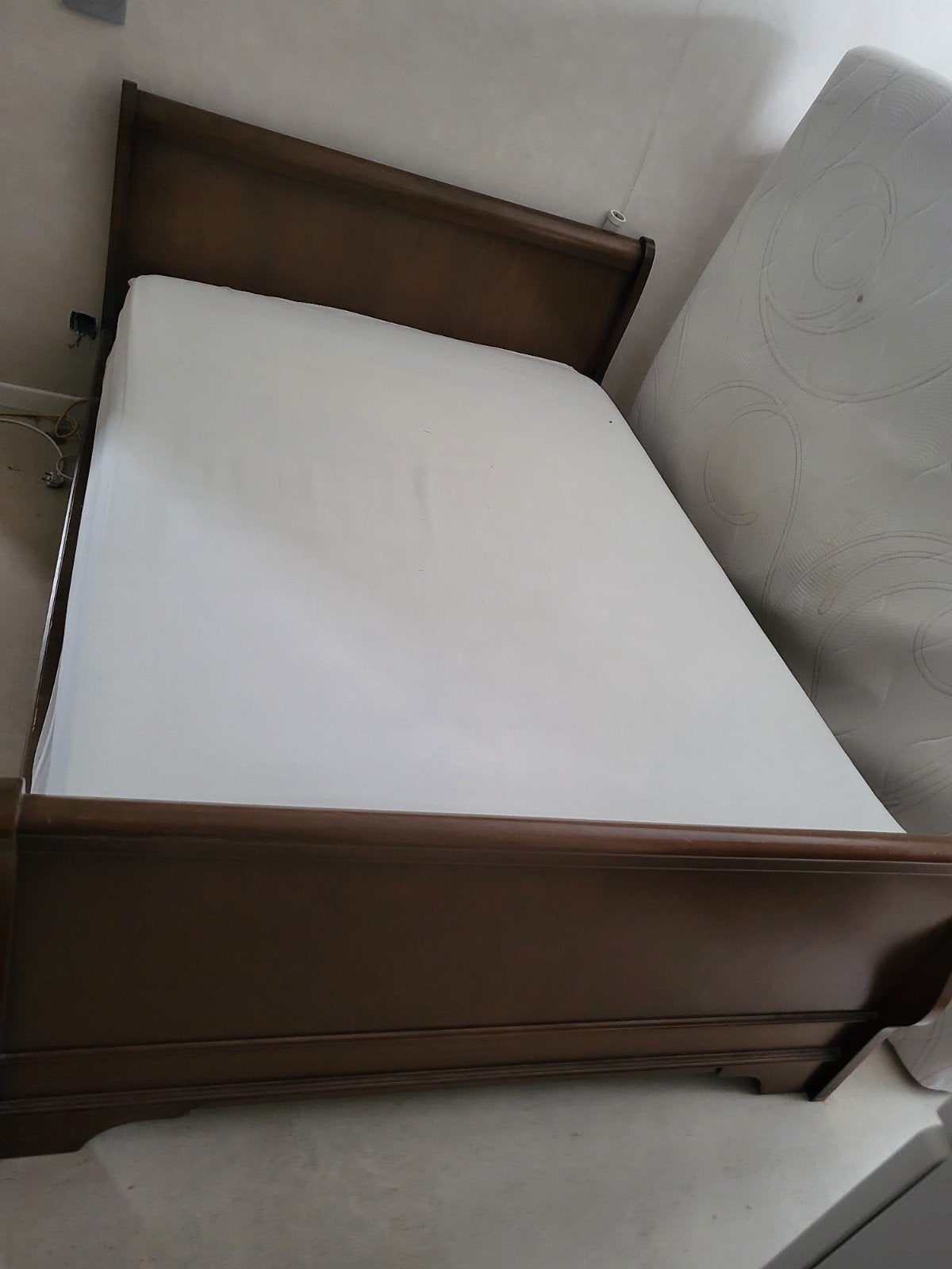 Gratis bed 140 en kastjes. Hout, Huis en Inrichting, Ophalen, Bruin, Klassiek, 140 cm