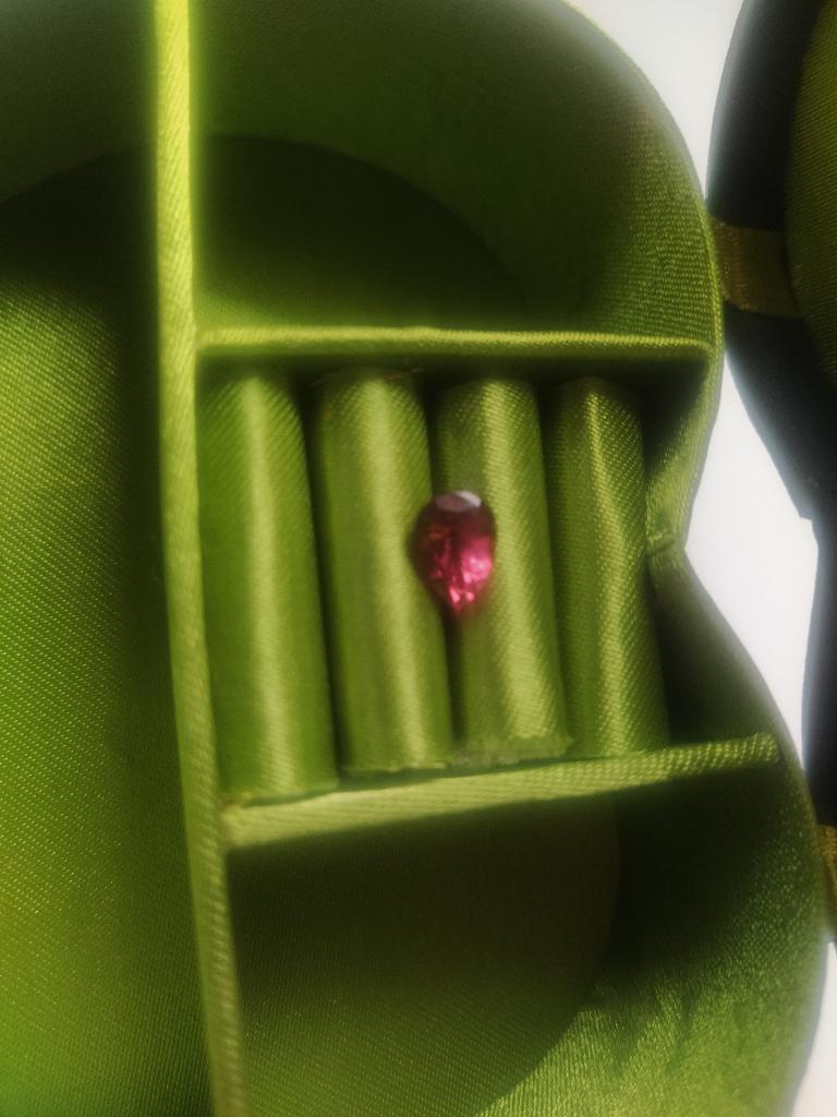 edelsteen granaat rhodoliet/chrysoberyl/toermalijn/maansteen, Handtassen en Accessoires, Edelstenen, Ophalen of Verzenden, Zo goed als nieuw
