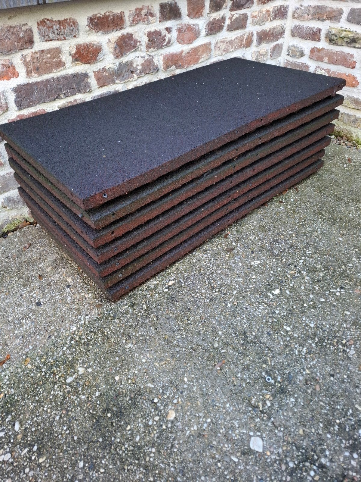 ️ 7 Rubberen tegels 50x100x5 cm.