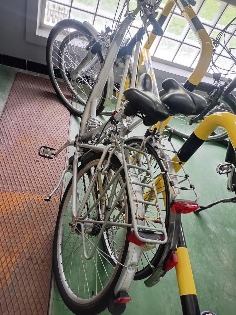 2 fietsen die een klein onderhoud nodig hebben., Fietsen en Brommers, Ophalen, Alarm, Gebruikt, Combinatieslot
