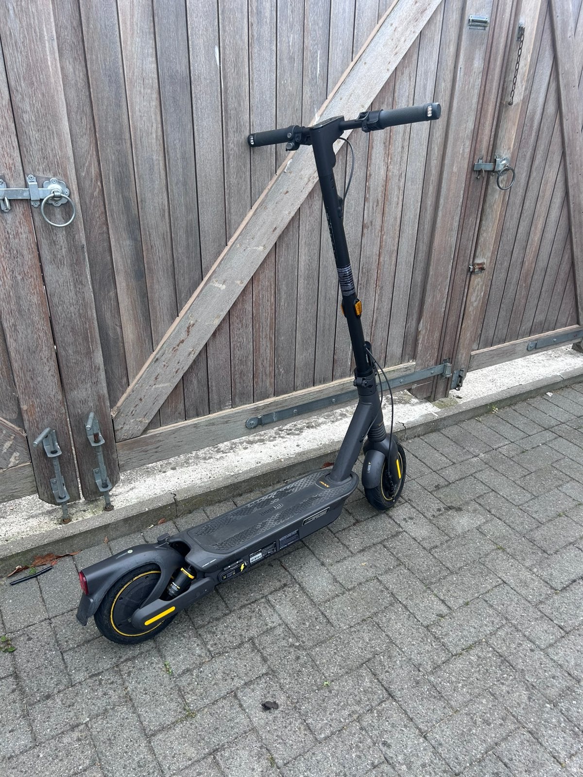 Elektrische step ninebot MAX G2., Ophalen, Zo goed als nieuw, Elektrische step (E-scooter)
