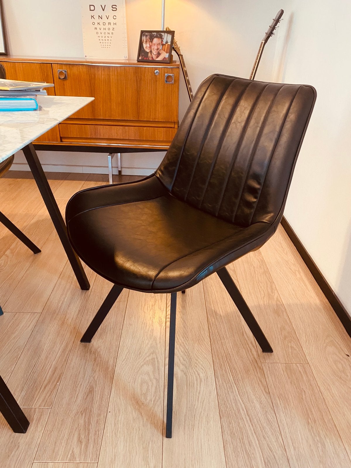 8 stoelen vintage mat zwart in nieuwstaat, Huis en Inrichting, Ophalen, Zo goed als nieuw, Zwart