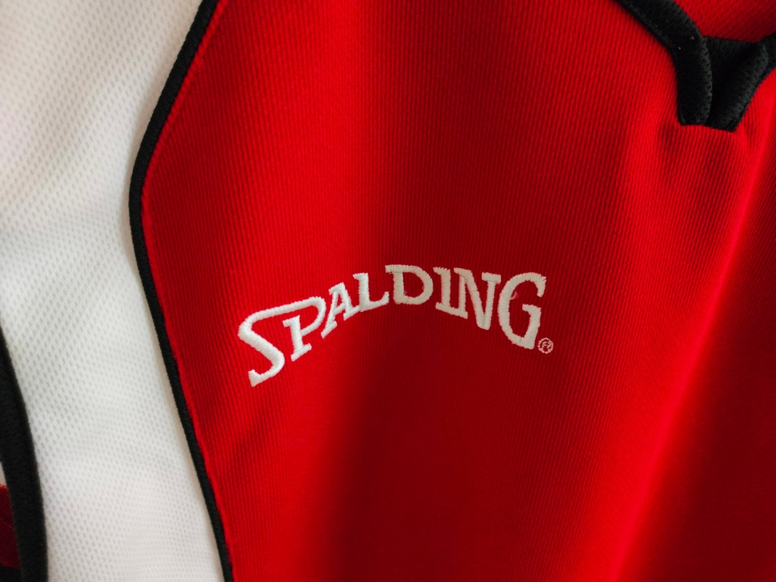 Spalding set van 4 nieuwe shirts (2L/2M), Sport en Fitness, Basketbal, Ophalen of Verzenden, Nieuw, Kleding