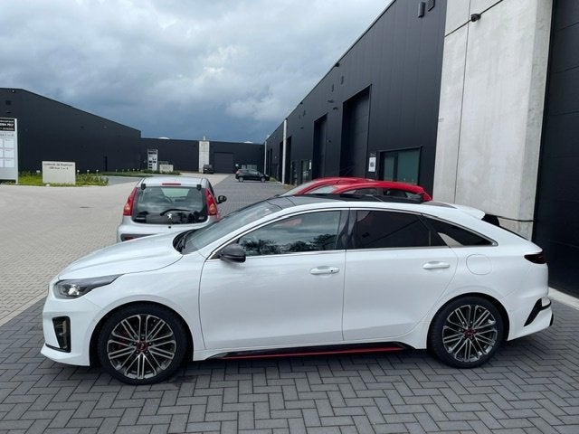 Kia Proceed GT 1.6T GDI DCT Benzine, Panoramadak, Automaat, Dealer onderhouden, 4 cilinders, Alcantara, Wit