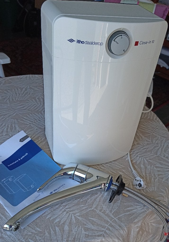 Keukenboiler met dure lagedrukkraan, Doe-het-zelf en Bouw, Chauffageketels en Boilers, Ophalen, Zo goed als nieuw, Boiler