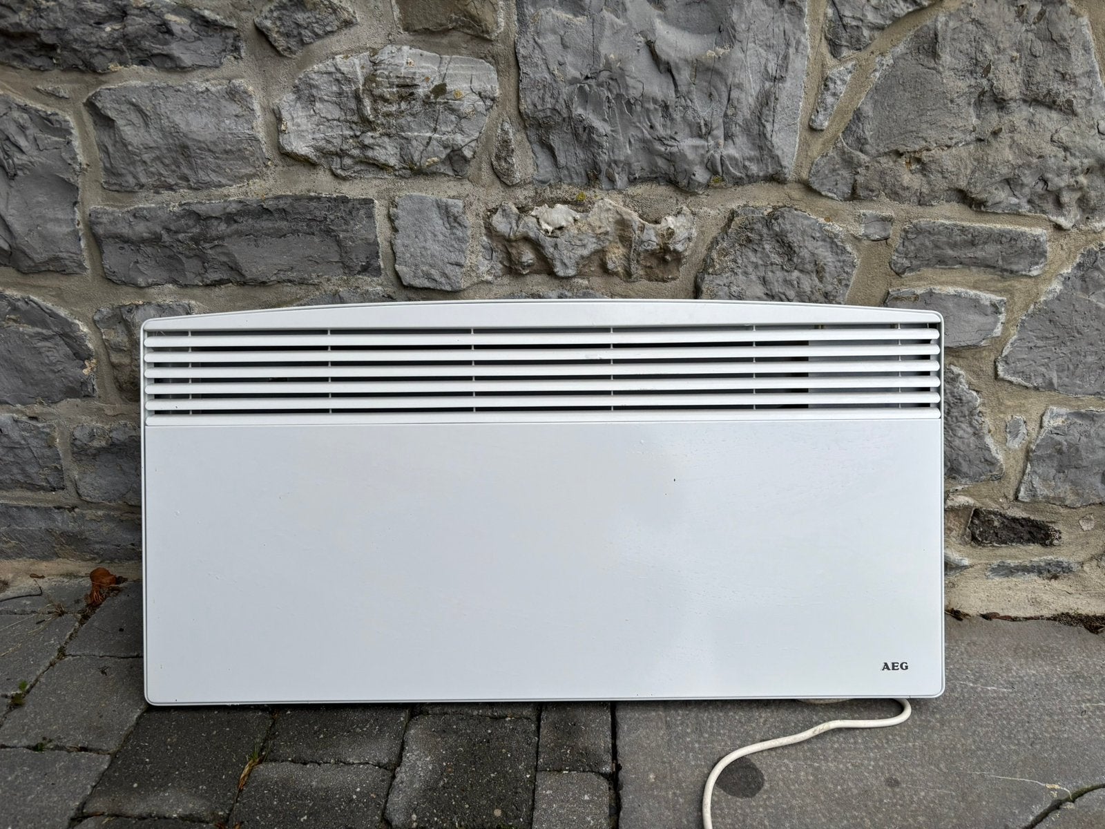 Radiateur électrique mural, Bricolage & Construction, Enlèvement, Utilisé, Radiateur, 30 à 80 cm