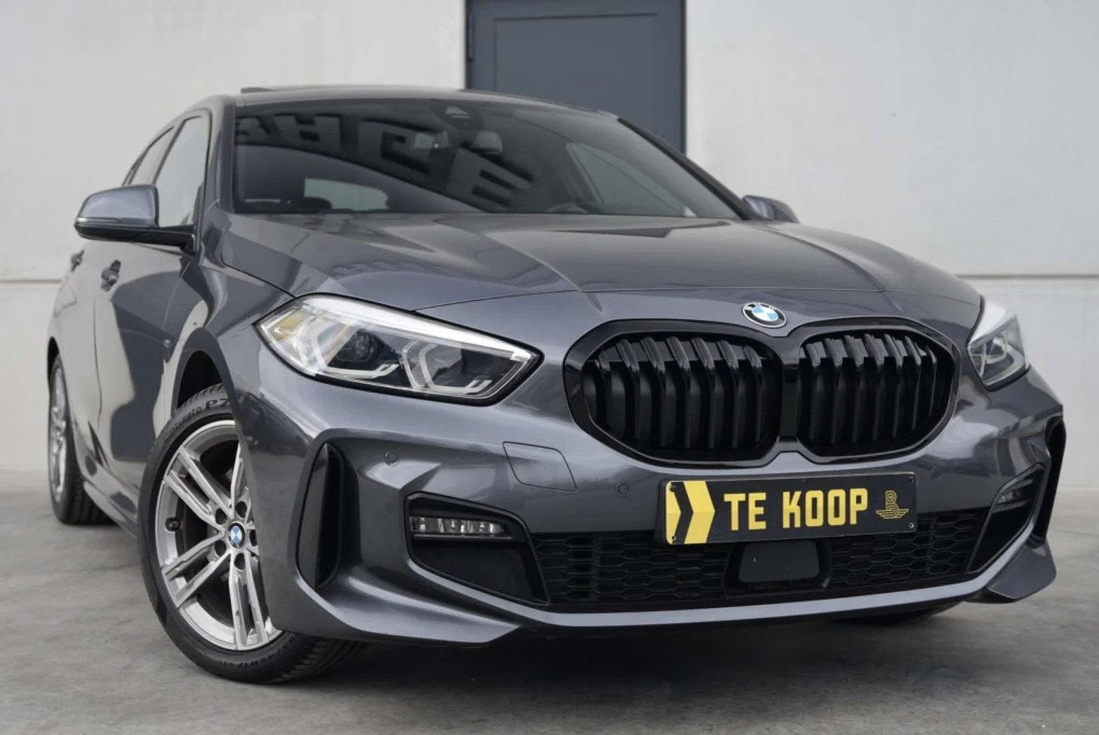 BMW 1 Serie 118 BMW M SPORT PACK | PANO | LIVE COCKPIT PRO |, Autos, 100 kW, Argent ou Gris, Achat, Boîte manuelle