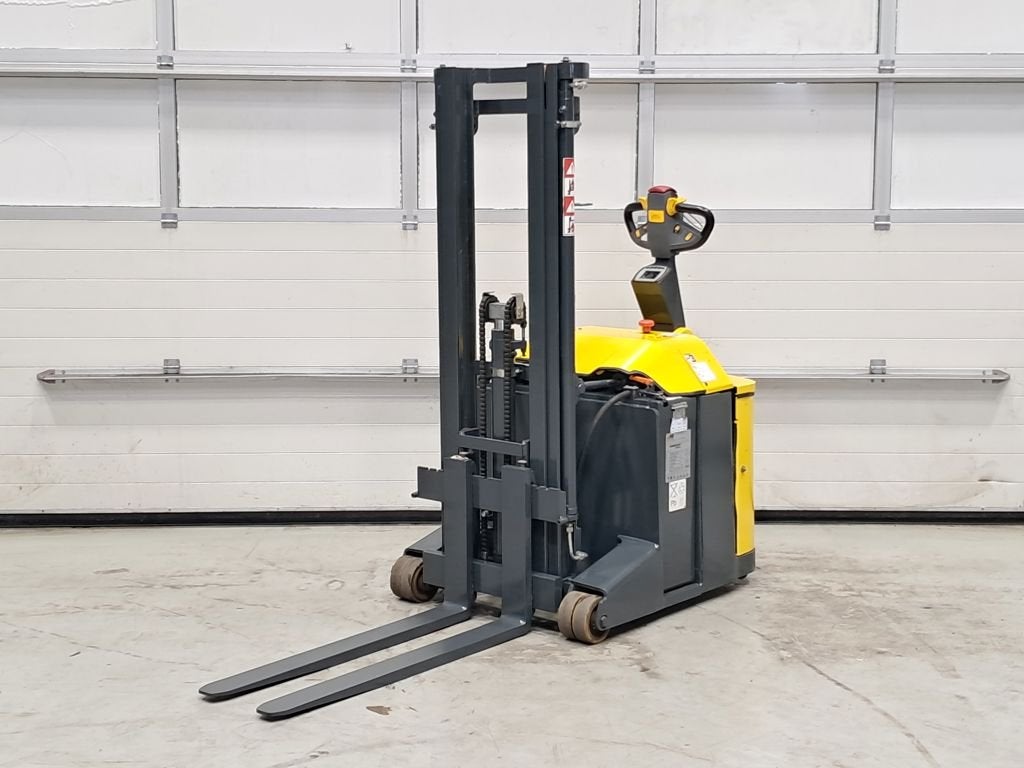 Combilift COMBI-CS 10, Articles professionnels, Machines & Construction | Chariots élévateurs & Transport interne, Chariot élévateur pour allées étroites